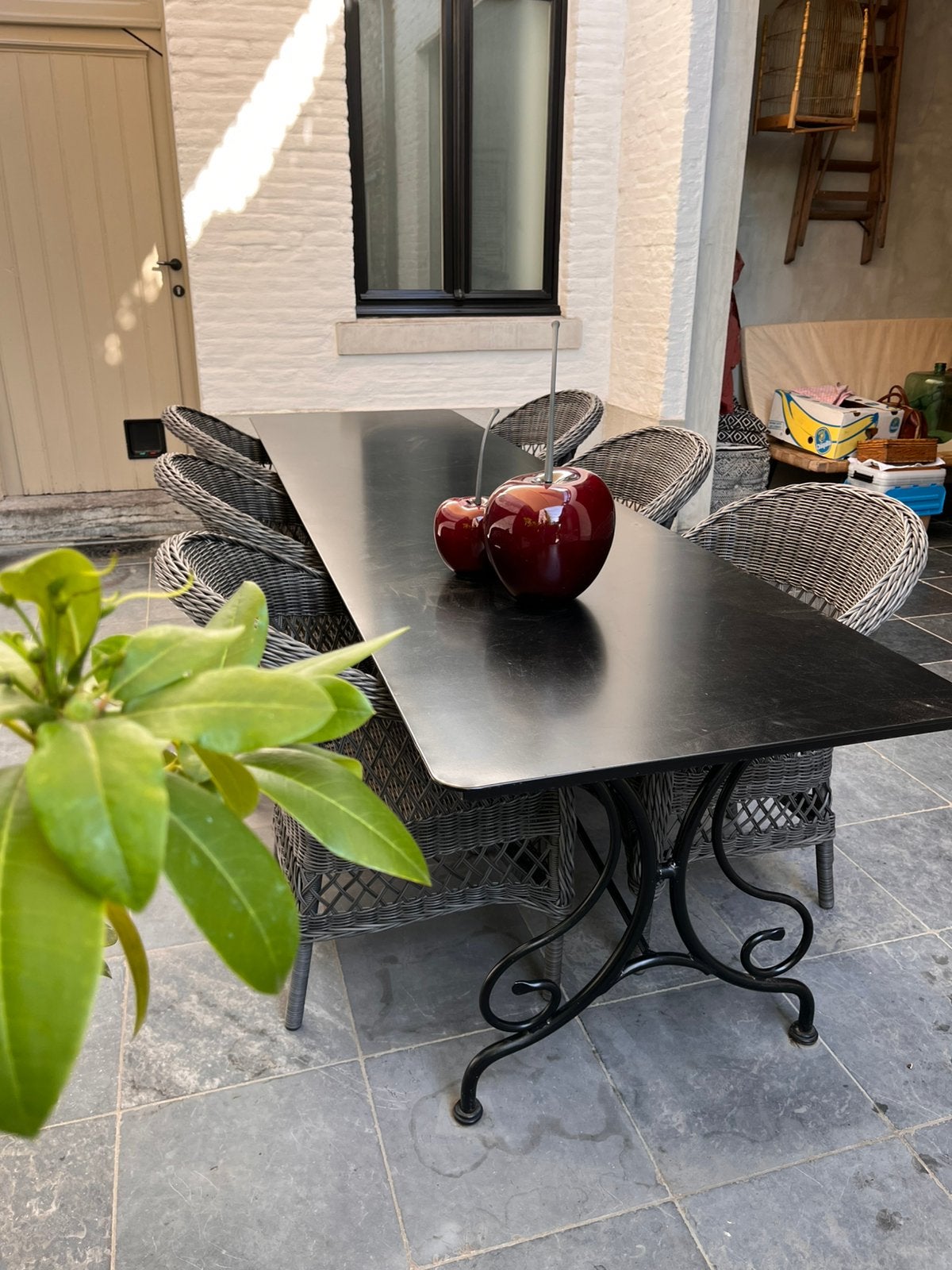 Landelijke tuintafel met stoelen, Ophalen, Zo goed als nieuw, Rechthoekig, Metaal
