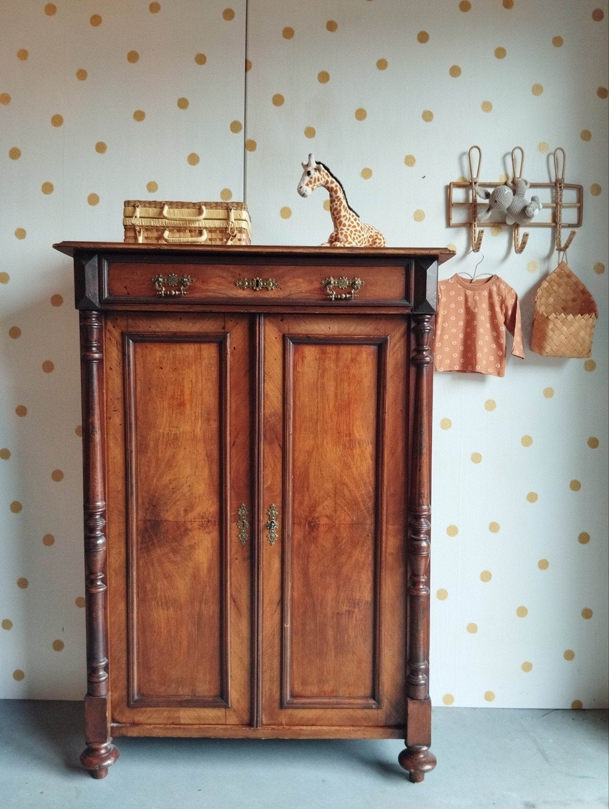 Vintage kast / massief hout / meidenkast / bezorgen mogelijk, 50 tot 70 cm, 105 cm of meer, Ophalen of Verzenden, 100 cm of meer