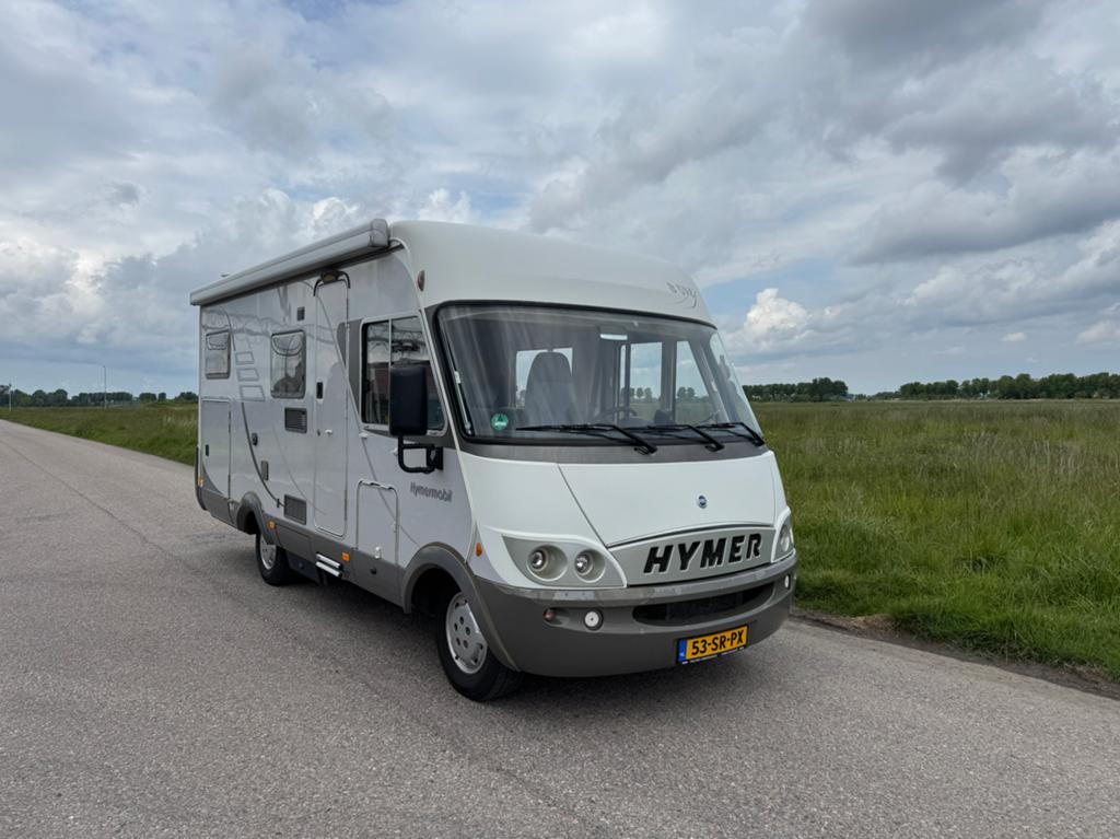 Hymer B514 2006 Nieuwe bekleding, trekhaak. [Pingsterdeal], Caravans en Kamperen, Campers, Particulier, tot en met 4, Integraal