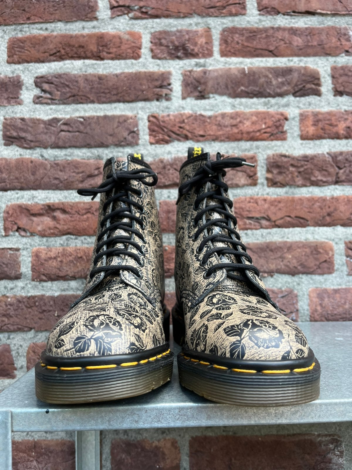 Dr. Martens 1460 MIE Vintage rozen maat Uk 4/ Eu 37, Dr. Martens, Docs, Lage of Enkellaarzen, Ophalen of Verzenden
