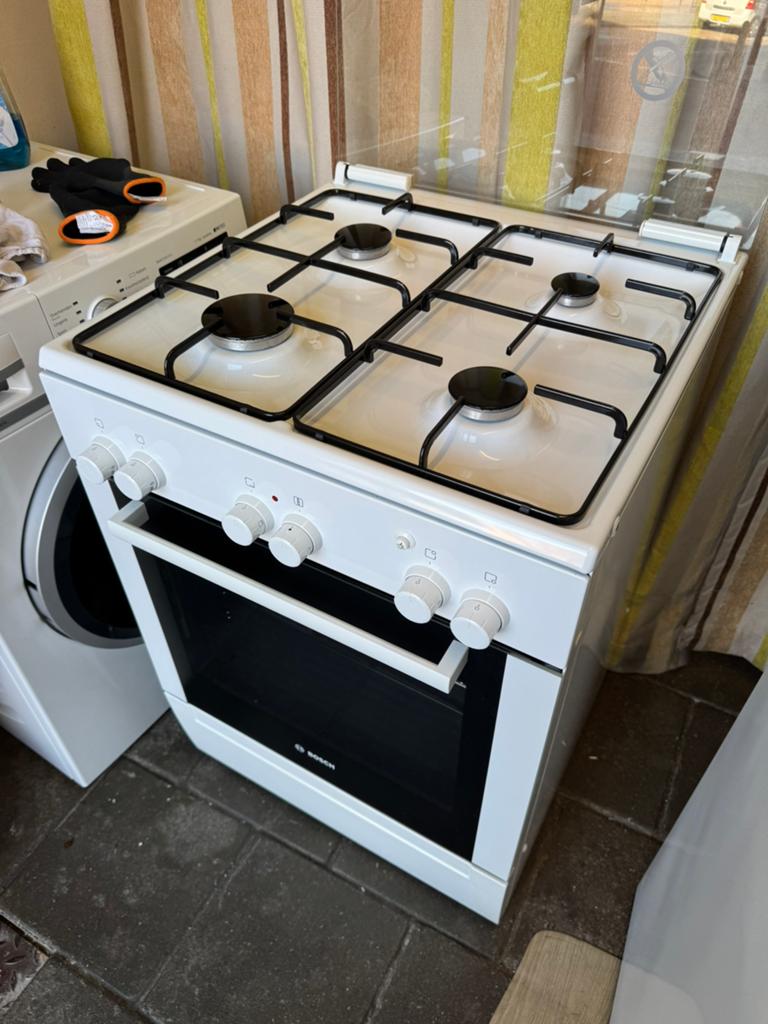 Fornuis met Elektrische Oven van Bosch | Goede Staat, Witgoed en Apparatuur, Fornuizen, Ophalen, Gebruikt, Minder dan 85 cm, Grill