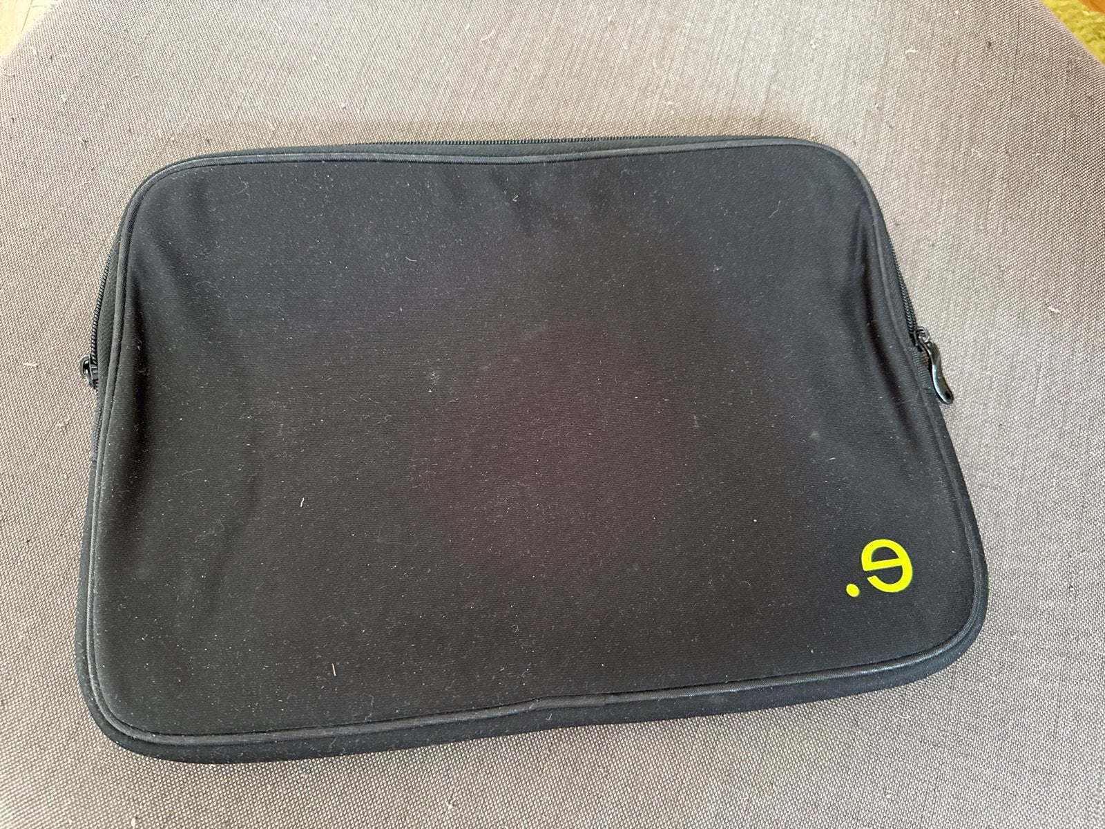 Laptophoes voor laptops tot 17 inch - Zwart, Ophalen, 17 inch of meer, Gebruikt