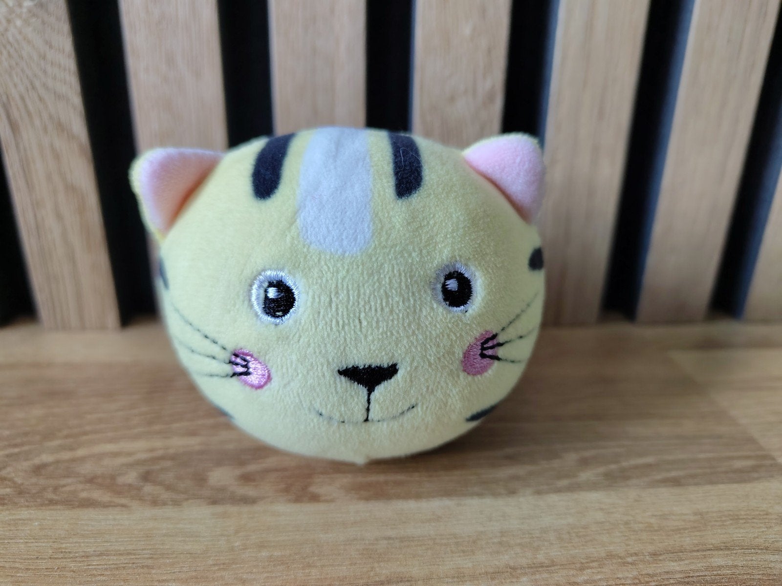 Gratis: Gele knuffel kat/tijger 9 cm, Gebruikt, Geel, Ophalen of Verzenden, Kat