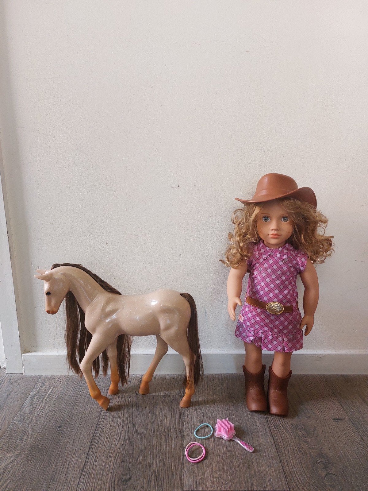Our generation pop met pony, Ophalen of Verzenden, Zo goed als nieuw, Overige typen