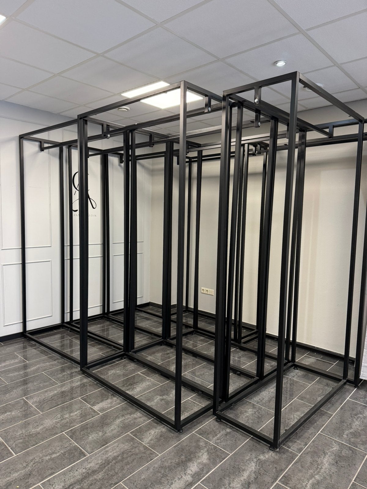 Hoge Kledingrekken kledingrek 10 stuks zwart, Ophalen of Verzenden, Zo goed als nieuw