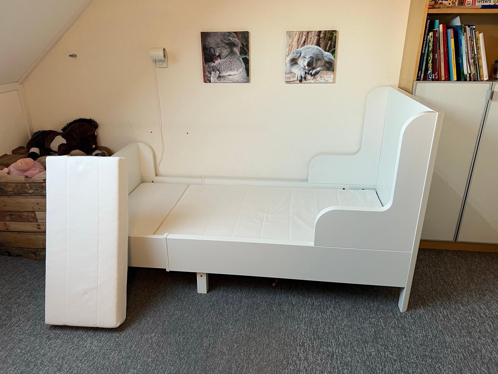 IKEA Sundvik meegroeibed uitschuifbaar met matras, Ophalen, Eenpersoons, Wit, 190 cm of minder