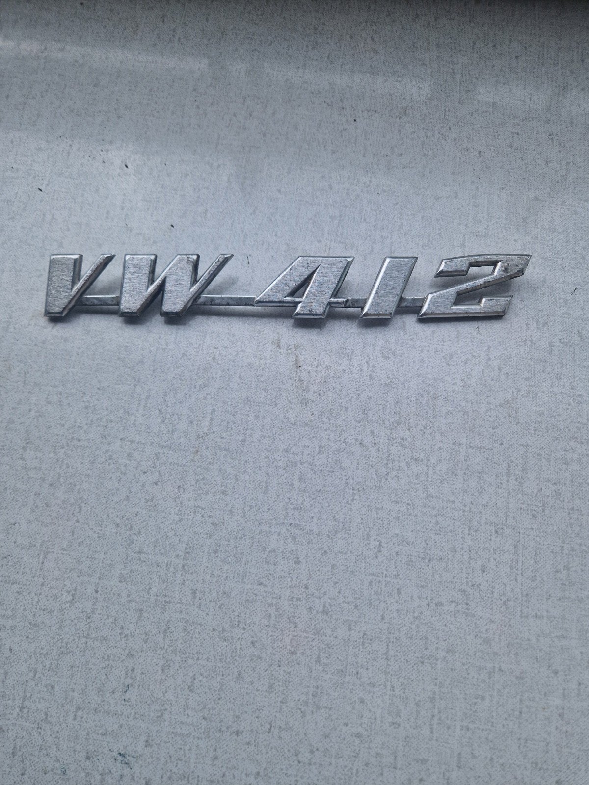 VW 412 logo embleem badge, Ophalen of Verzenden, Gebruikt