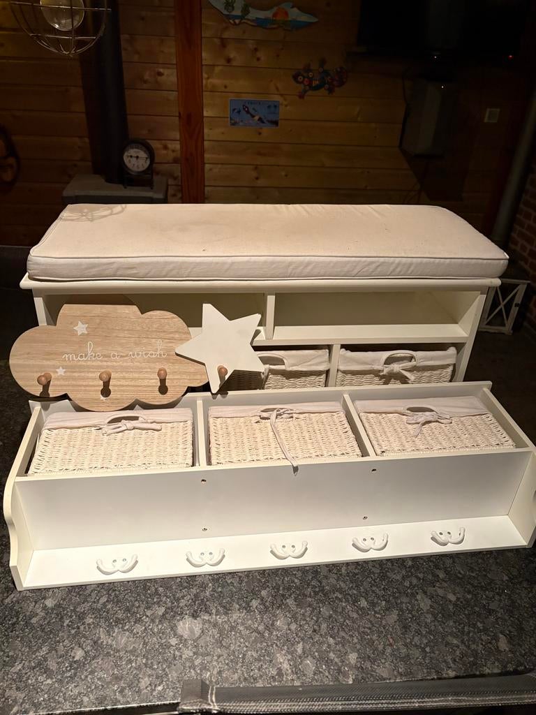Witte commode/bankje met opbergmanden en kapstok, Ophalen of Verzenden