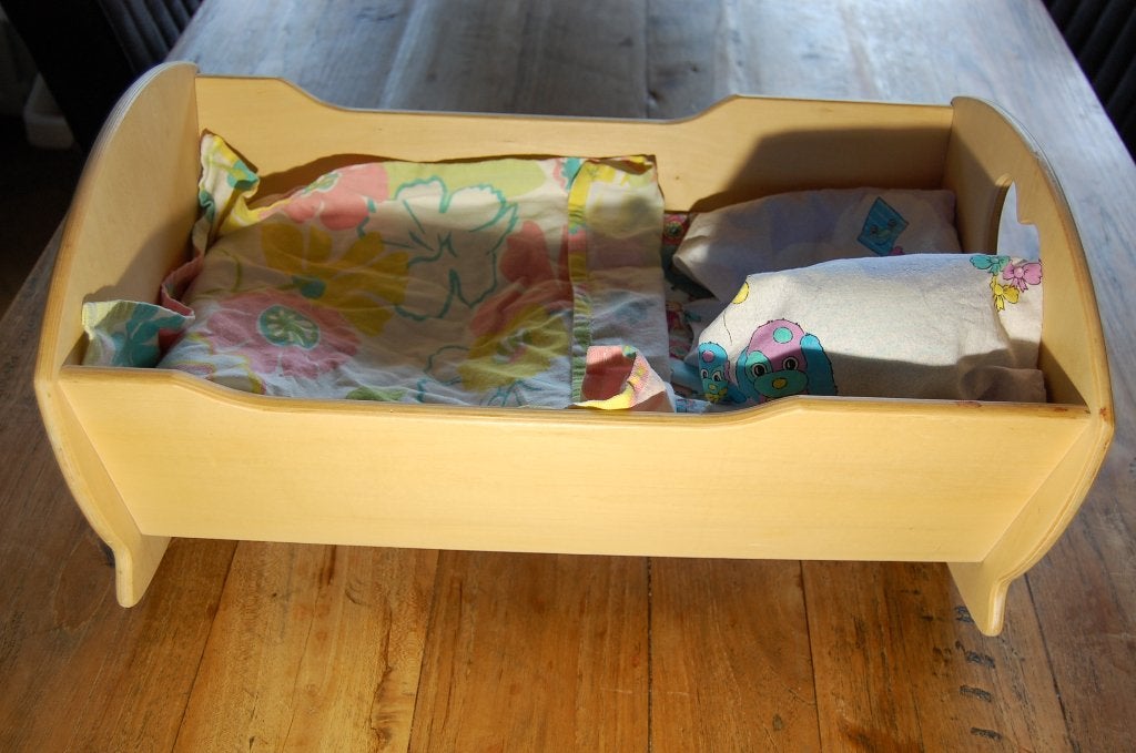 Houten Poppenbedje / Poppenwieg inclusief Dekbed & Kussen, Ophalen of Verzenden, Zo goed als nieuw, Overige typen