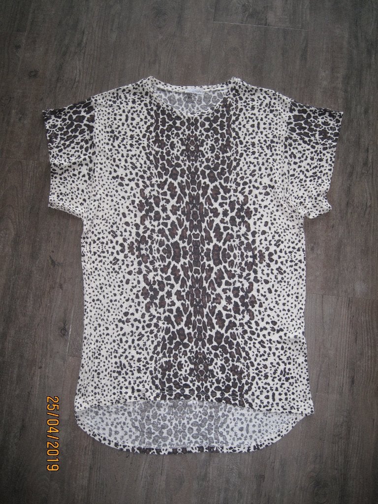 Zara beige top korte mouw met tijgerprint maat M, Maat 38/40 (M), Ophalen of Verzenden, Korte mouw, Gedragen