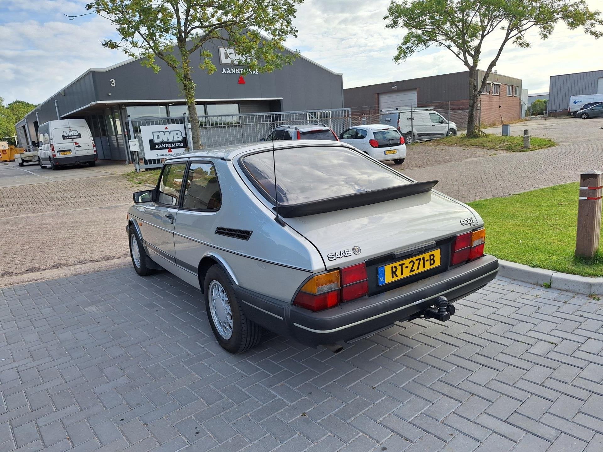 Saab 900 Classic 2.0 GL / LPG G3 / APK augustus 2027, Auto's, Metallic lak, Gebruikt, 4 cilinders, Handgeschakeld