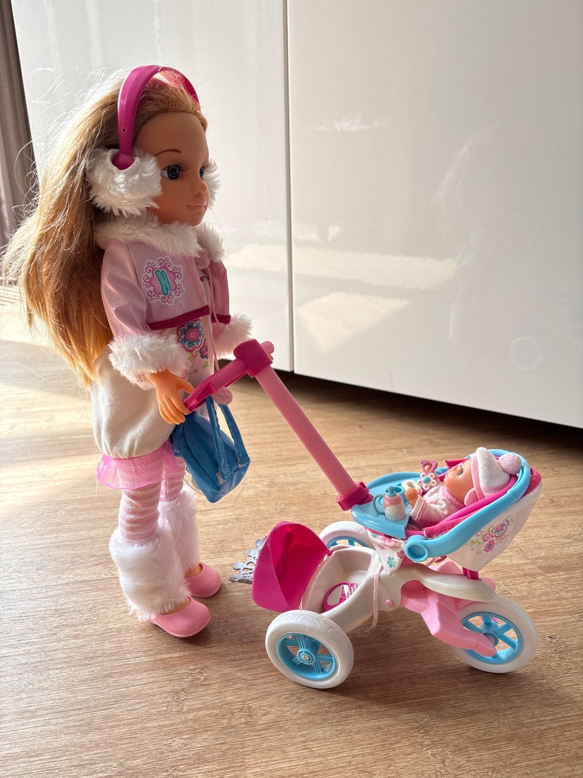 Mooie pop met baby, kinderwagen en accessoires, Ophalen, Gebruikt, Overige typen