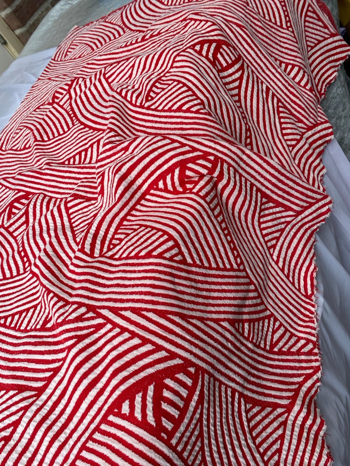 Bold knit tricot coupon rood/wit 1x1,5m, Hobby en Vrije tijd, Stoffen en Lappen, 120 cm of meer, Nieuw, Ophalen of Verzenden, Katoen