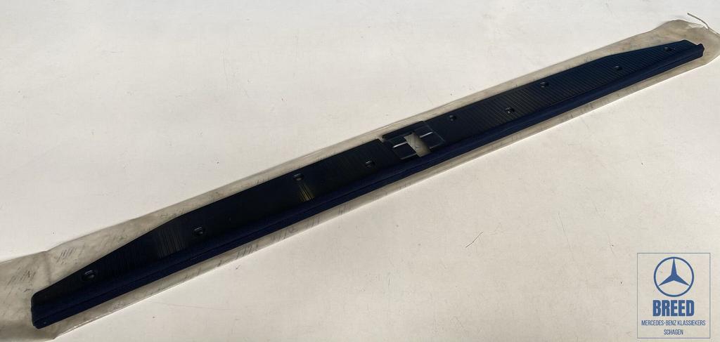 NOS lijst onderzijde achterklep blauw Mercedes-Benz W124 T-m, Auto-onderdelen, -, Nieuw, Ophalen of Verzenden, -