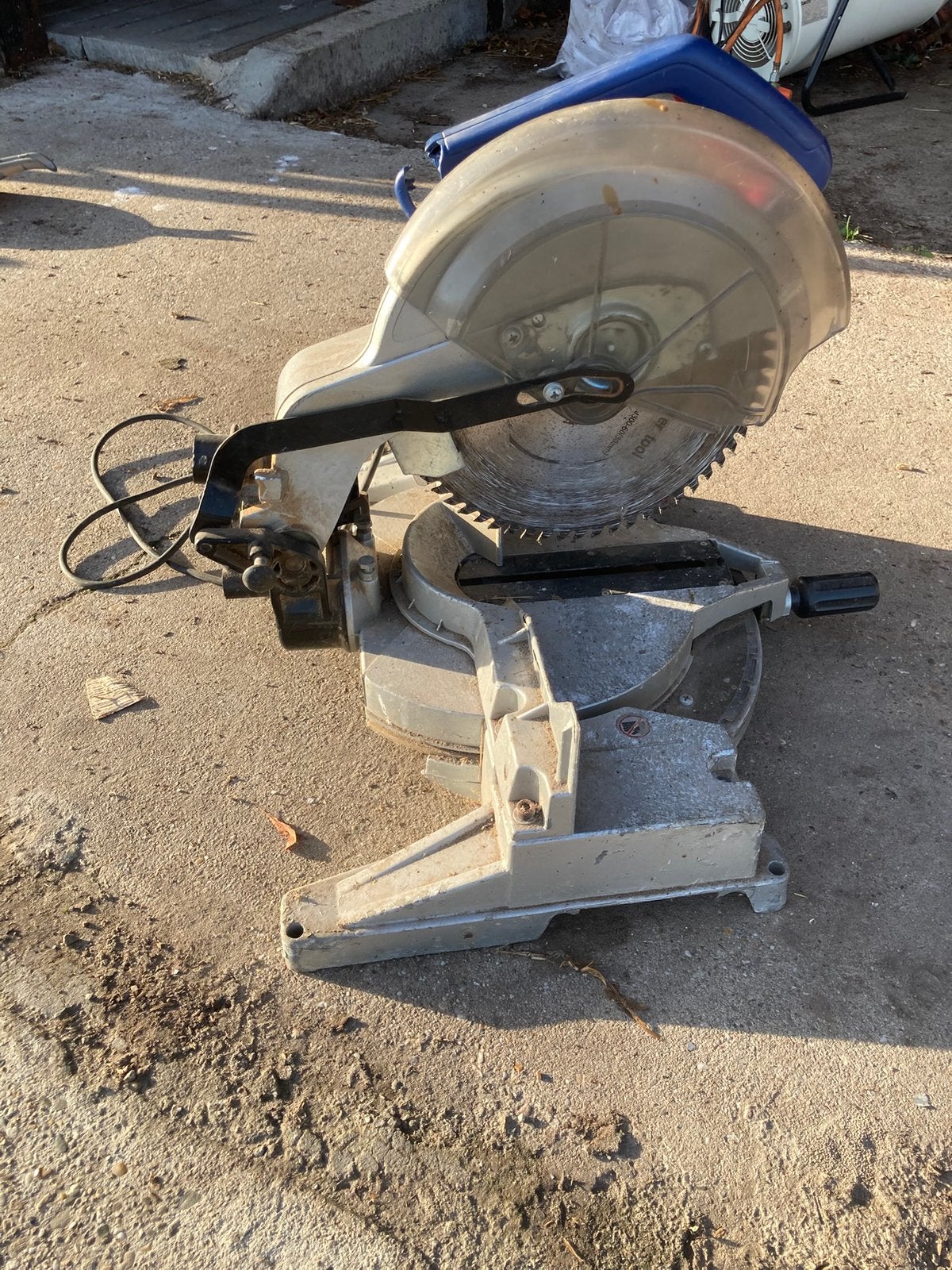 Afkortzaag, Ophalen, Gebruikt, 600 tot 1200 watt, Afkortzaag