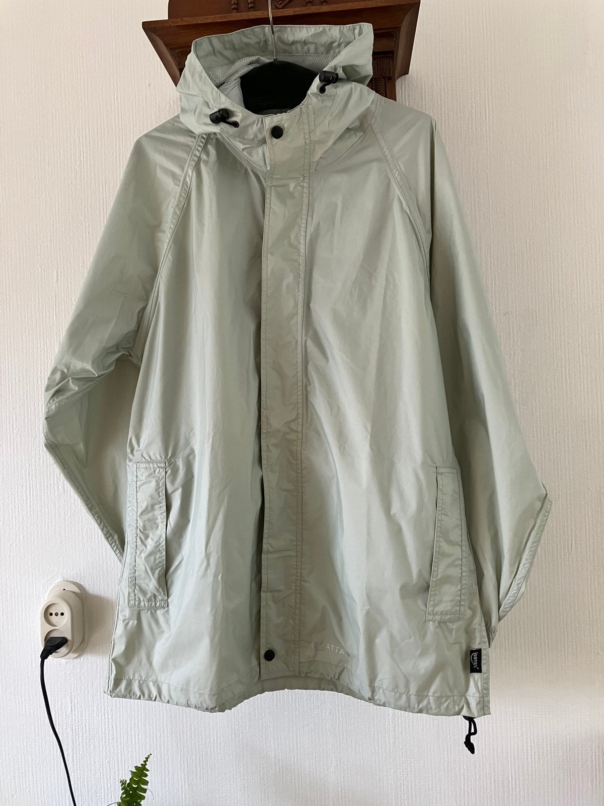 Regatta Isotex lichtgroen regenjack met capuchon mt 50 zgan, Ophalen of Verzenden, Zo goed als nieuw, Maat 48/50 (M), Groen