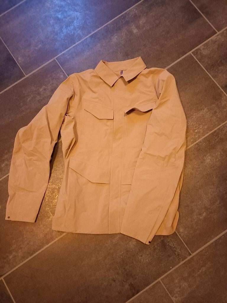 Arcteryx Field Softshell Jas M - Nieuw met labels, Kleding | Heren, Jassen | Winter, Beige, Nieuw, Ophalen of Verzenden, Maat 46 (S) of kleiner