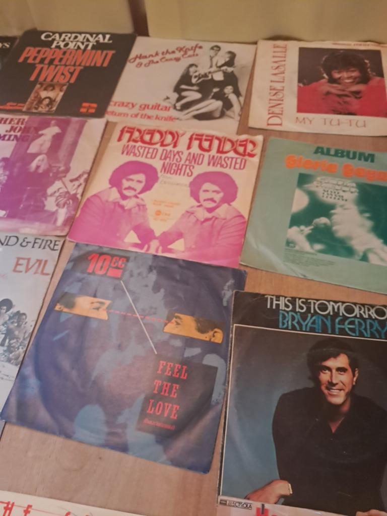 807 stuks  is nog geen 50cent  per stuk, Ophalen of Verzenden, Zo goed als nieuw, Overige formaten, Nederlandstalig