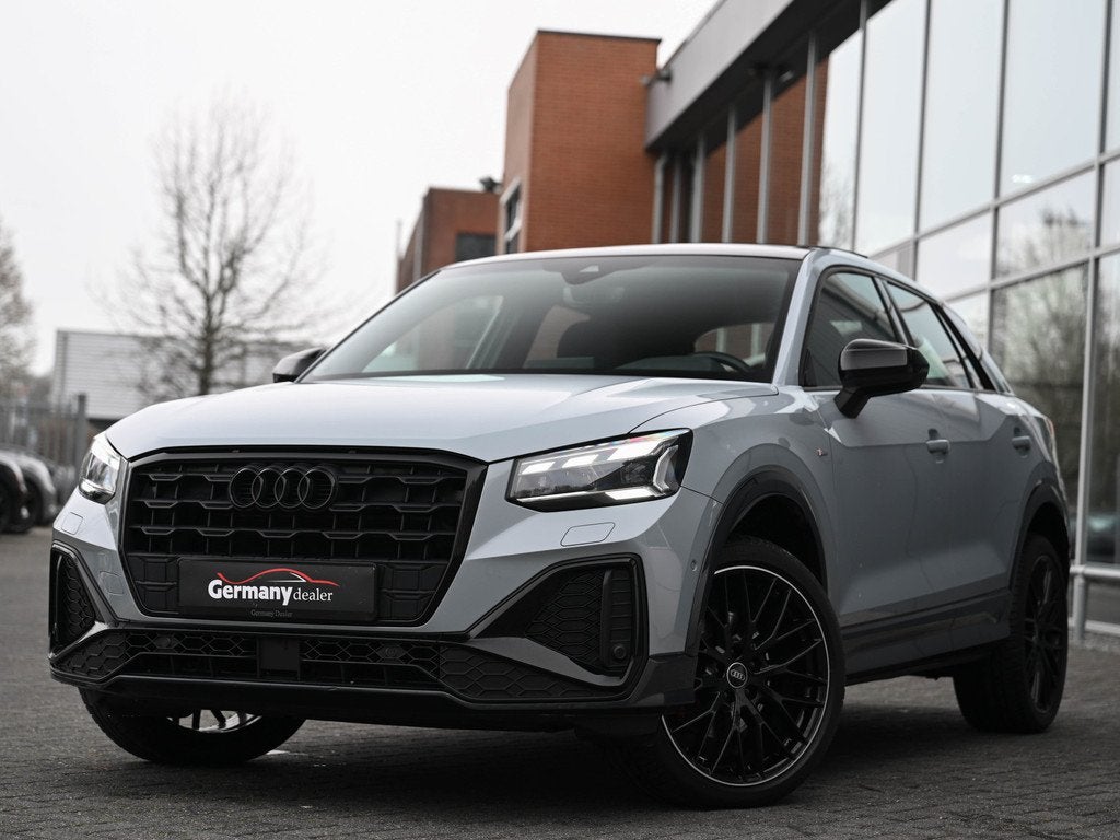 Audi Q2 35TFSI 150pk S-Line Pfeilgrau Pano B&O ACC Leder Vir, Auto's, Audi, 4 cilinders, Leder, Bedrijf, Zilver of Grijs