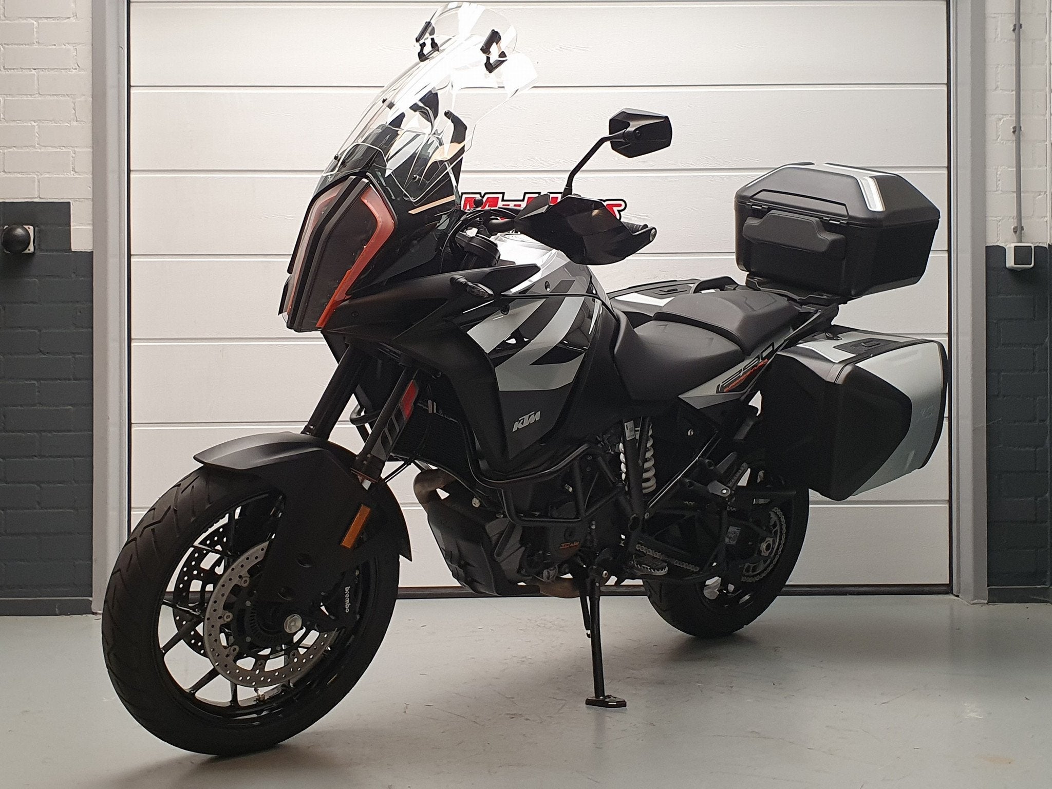 KTM 1290 SUPER ADVENTURE S (bj 2020), Motoren, Motoren | KTM, KTM, Bedrijf, Toermotor, Sluisweg 20
6581 KA  Malden, NL