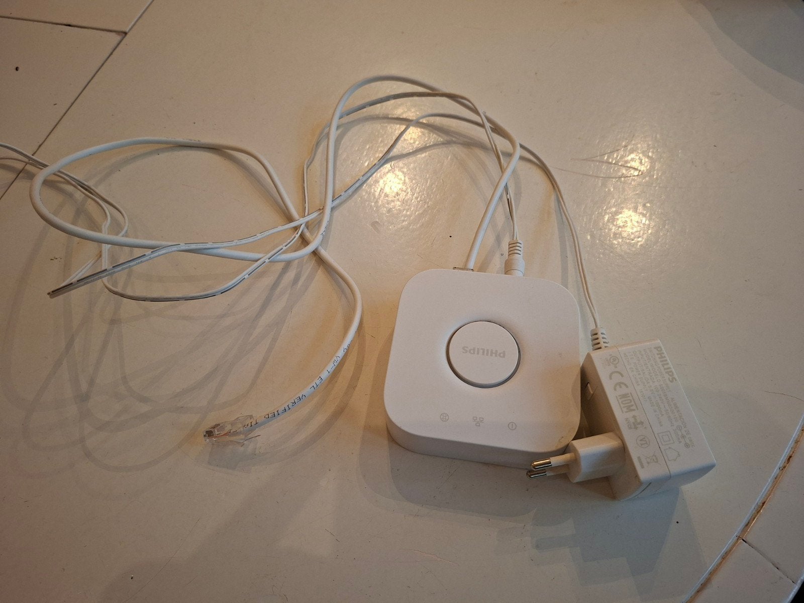 Philips Hue Bridge V2 met adapter en ethernetkabel, Computers en Software, Ophalen of Verzenden, Zo goed als nieuw
