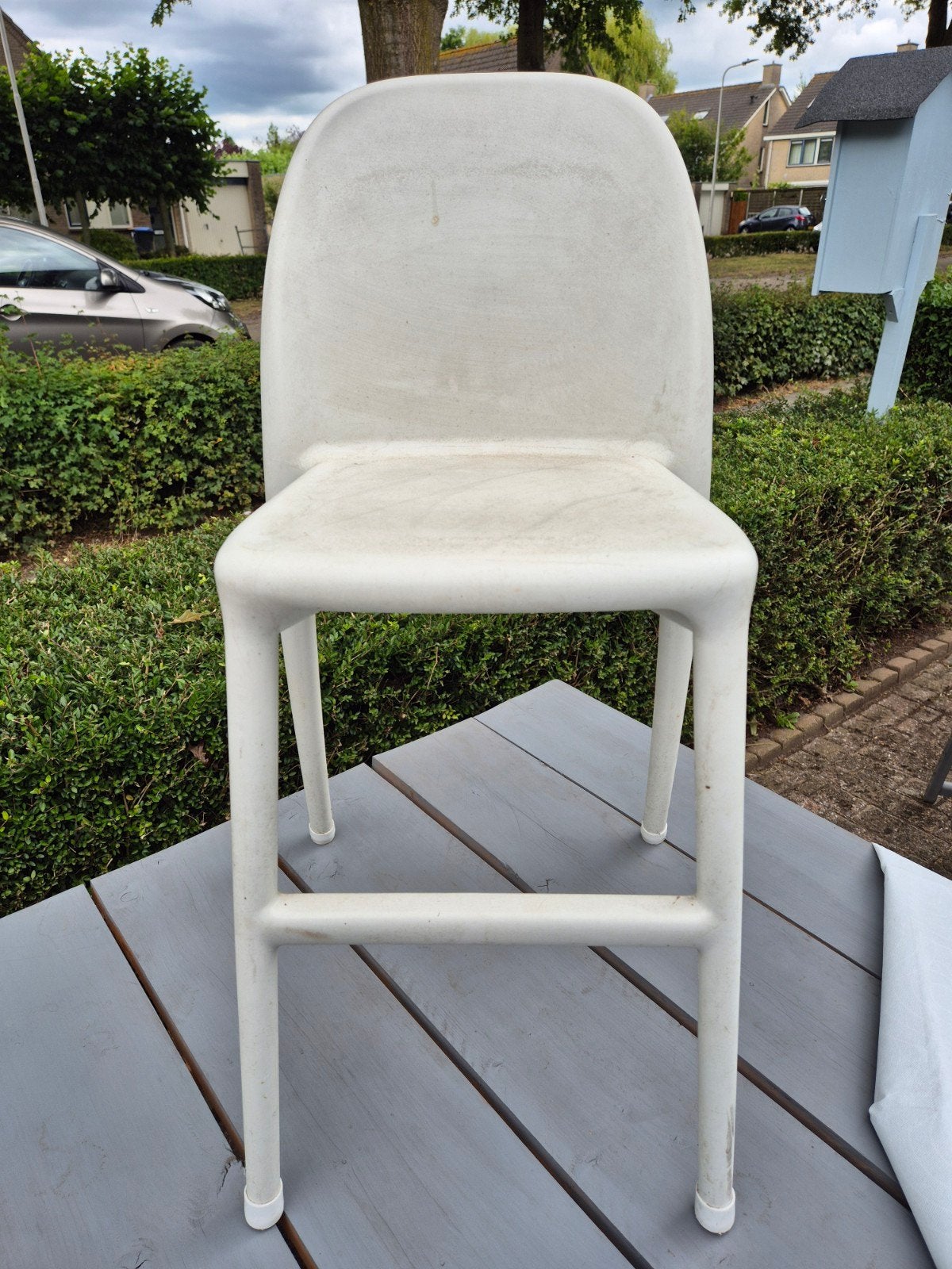 Witte Ikea kruk, Huis en Inrichting, Barkrukken, Ophalen, Kunststof, Gebruikt, Met voetsteun