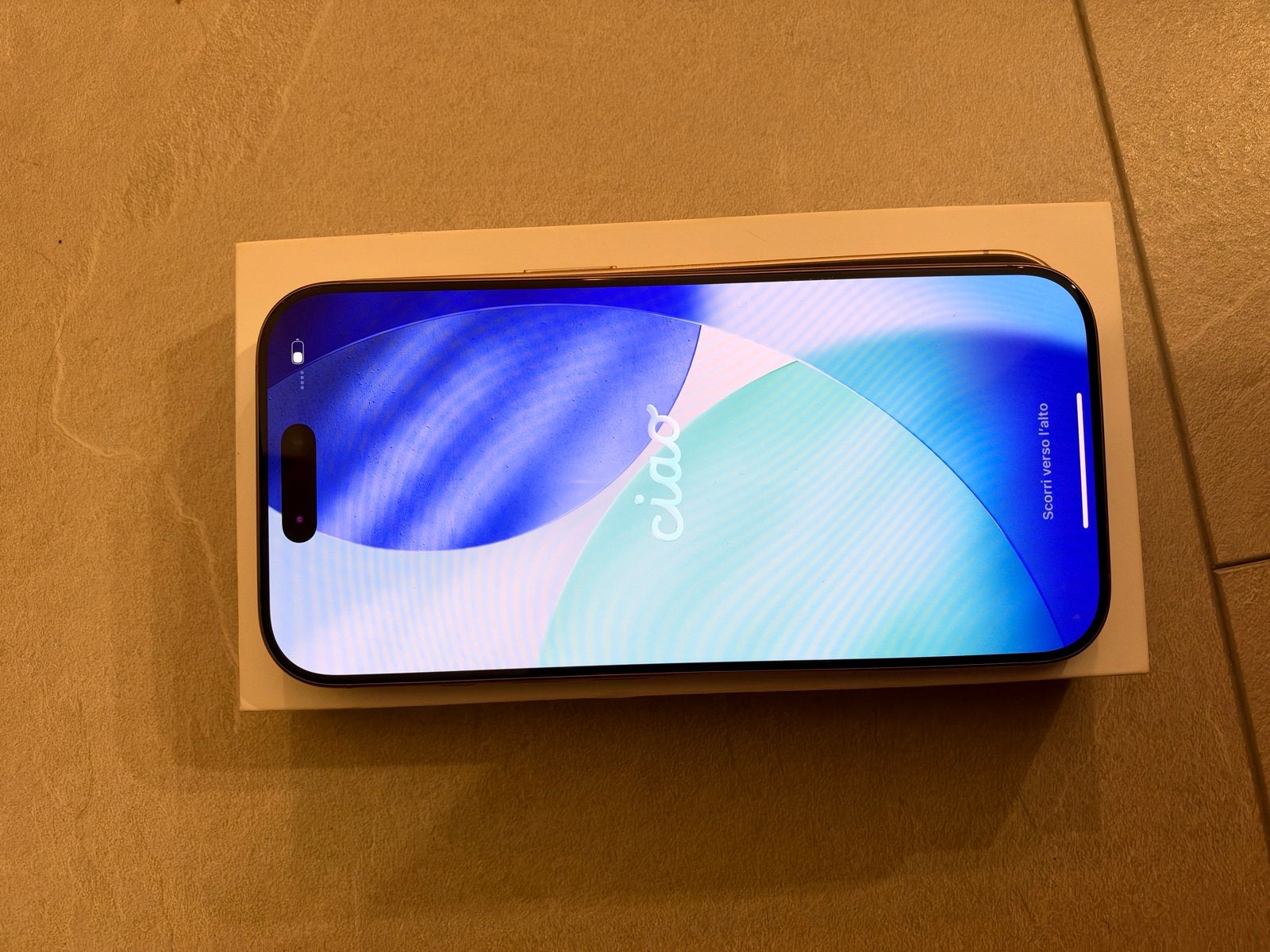 Foto 3 van Apple Iphone 16 pro 256GB