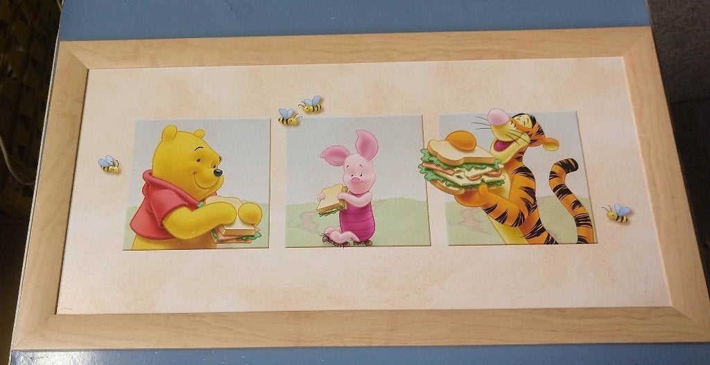 Winnie de Pooh Poeh afbeeldingen in lijst + Knuffels DVD VHS, Cd's en Dvd's, Alle leeftijden, Ophalen of Verzenden, Zo goed als nieuw
