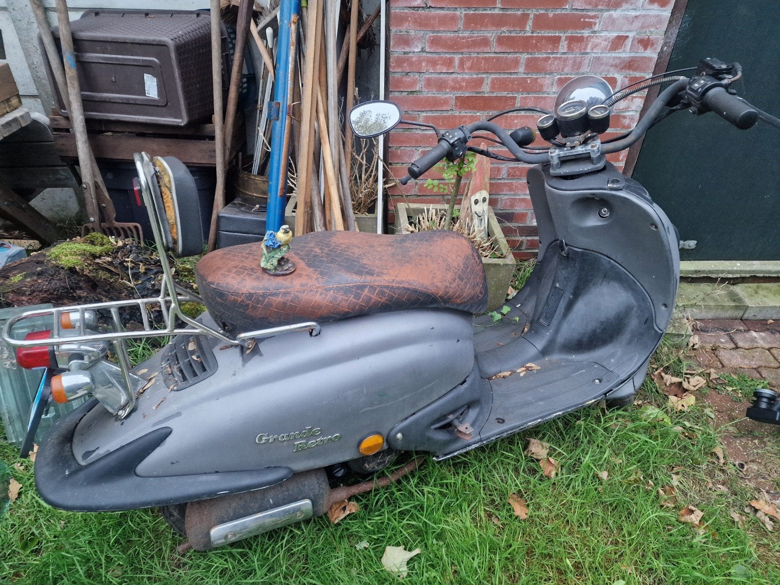 Bromscooter: Snen, 2012, 4takt 45km, Gebruikt, 40 cc, La souris sourini retro riva iva btc fosti agm znen, Maximaal 45 km/u