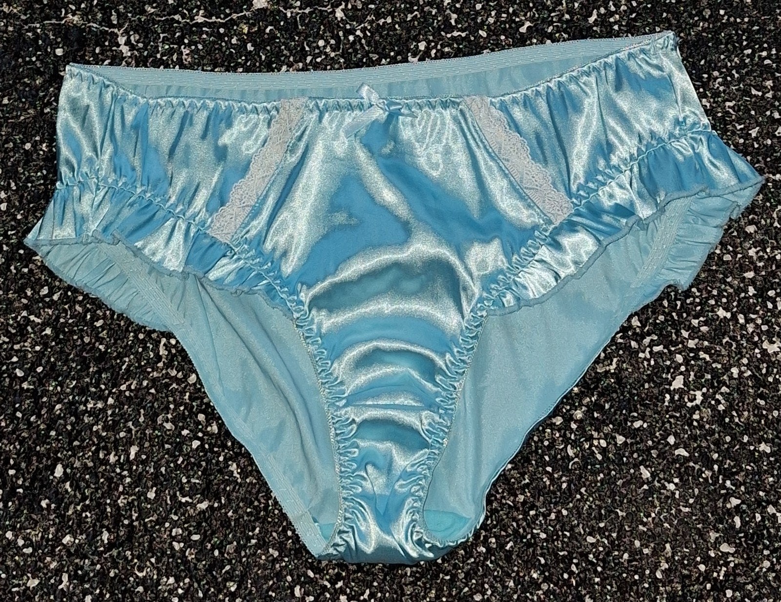 Sexy azur-blauwe satijnen slip maat L, Kleding | Dames, Ondergoed en Lingerie, Verzenden, Blauw, Slip