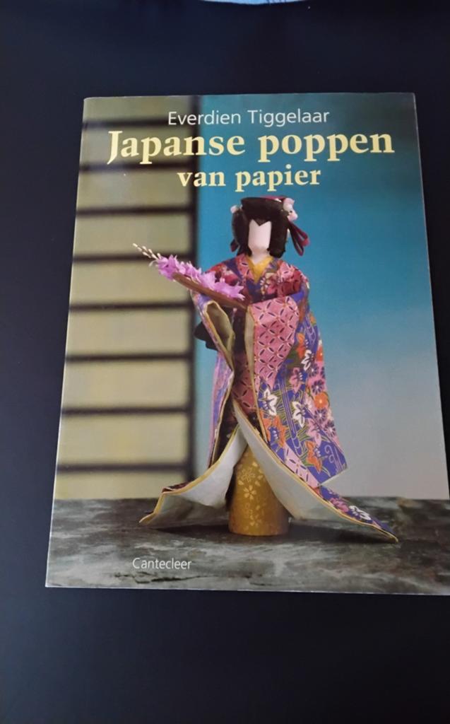 Japanse poppen van papier - Everdien Tiggelaar, Ophalen of Verzenden, Gelezen, Scrapbooking en Knutselen, Everdien Tiggelaar