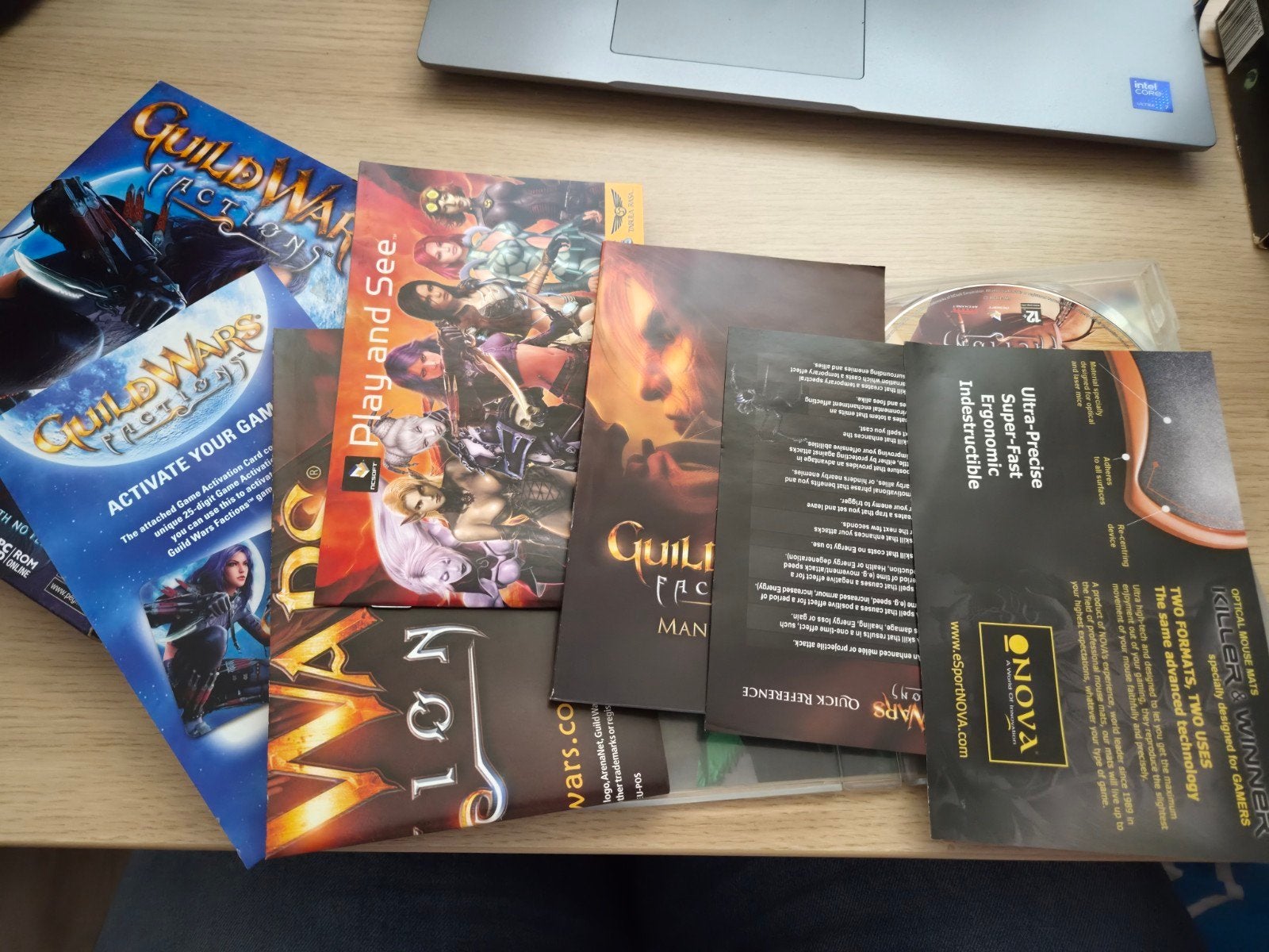 Foto 2 van Guild Wars Factions (PC, 2006) – Compleet