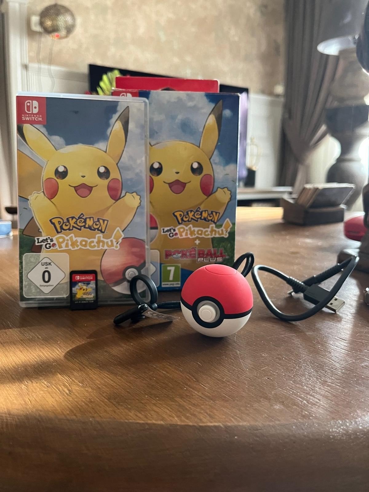 Pokémon Let's Go Pikachu incl. MEW!  + Poké Ball Plus - Nint, 1 speler, Eén computer, Ophalen of Verzenden, Zo goed als nieuw