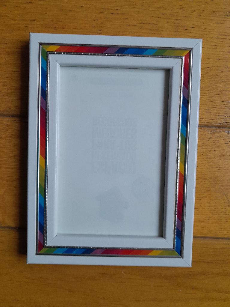fotolijst wit met kleur , 19 x 14 cm , nieuw, Ophalen of Verzenden, Nieuw