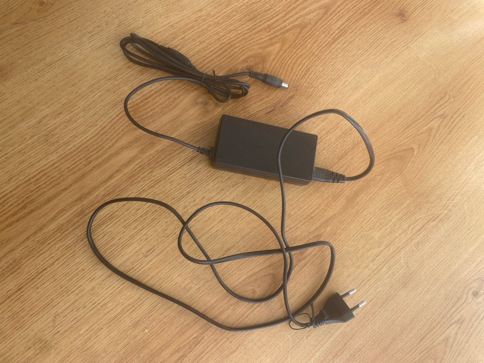 Samsung AC/DC Adapter 36W - Zo goed als nieuw, Ophalen of Verzenden, Zo goed als nieuw