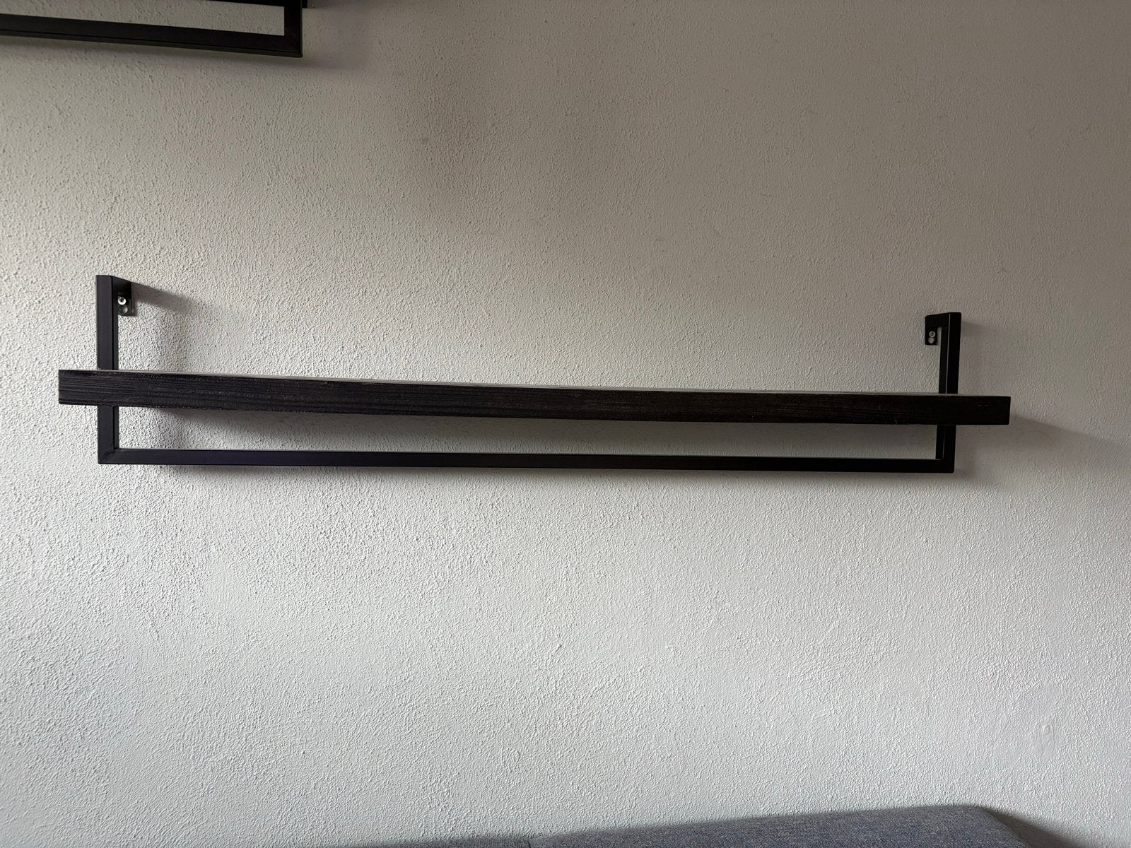 Zwarte houten wandplank met metalen frame Pronto Wonen, Ophalen, Gebruikt