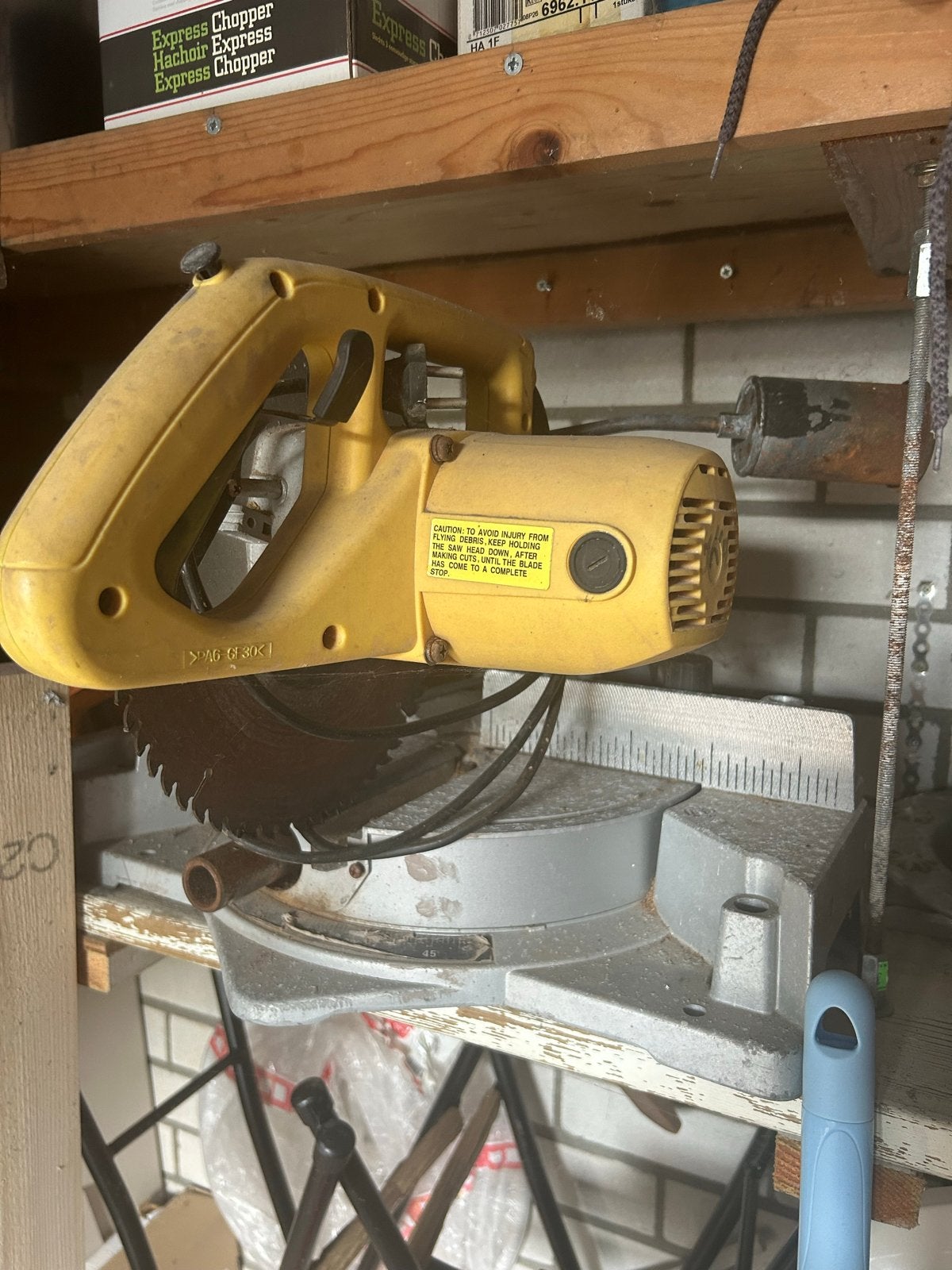 afkortzaag, goede staat, merk onbekend, Doe-het-zelf en Verbouw, Gereedschap | Zaagmachines, Ophalen, Gebruikt, 600 tot 1200 watt