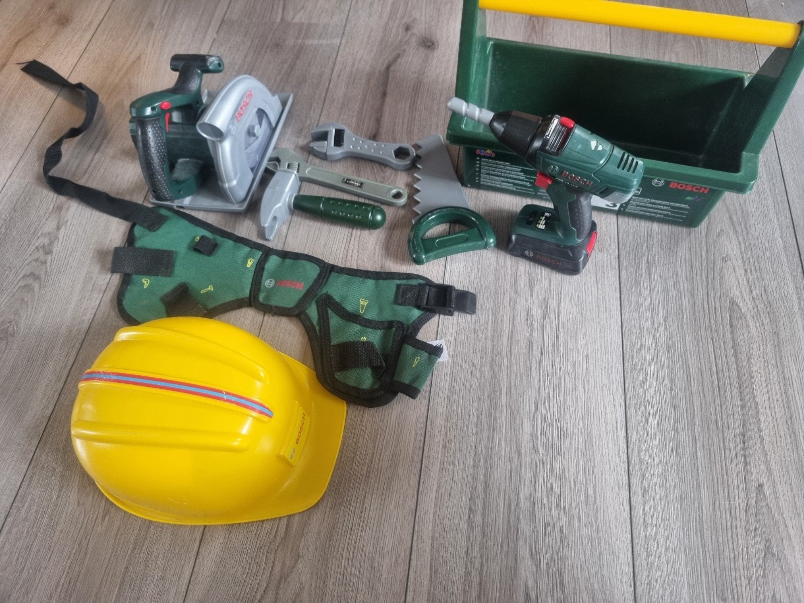 Bosch speelgoed gereedschap set met helm en riem, Ophalen of Verzenden, Jongen of Meisje