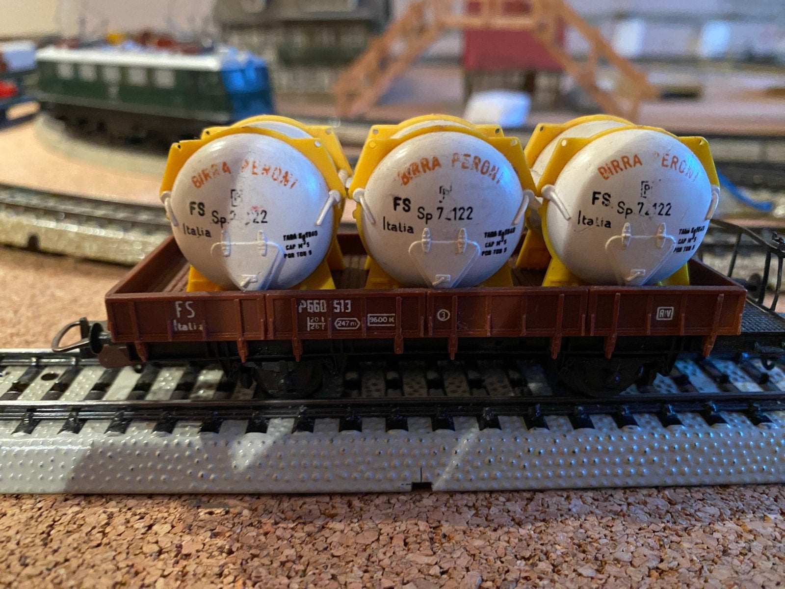 HO Treinwagon met 3 vaten 'Birra Peroni' - FS Italia, Ophalen of Verzenden, Gebruikt, Wagon, Overige merken