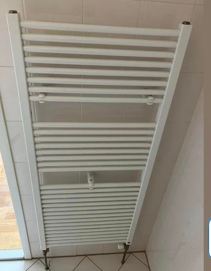 Badkamer radiator, Doe-het-zelf en Verbouw, Verwarming en Radiatoren, Ophalen, Gebruikt, Radiator, 60 tot 150 cm