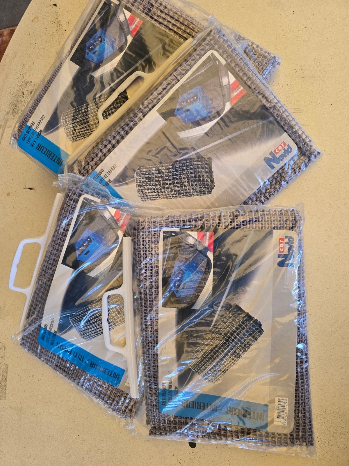 Nieuwe anti-slipmatten voor auto-interieur (ca. 80 stuks), Ophalen, Nieuw