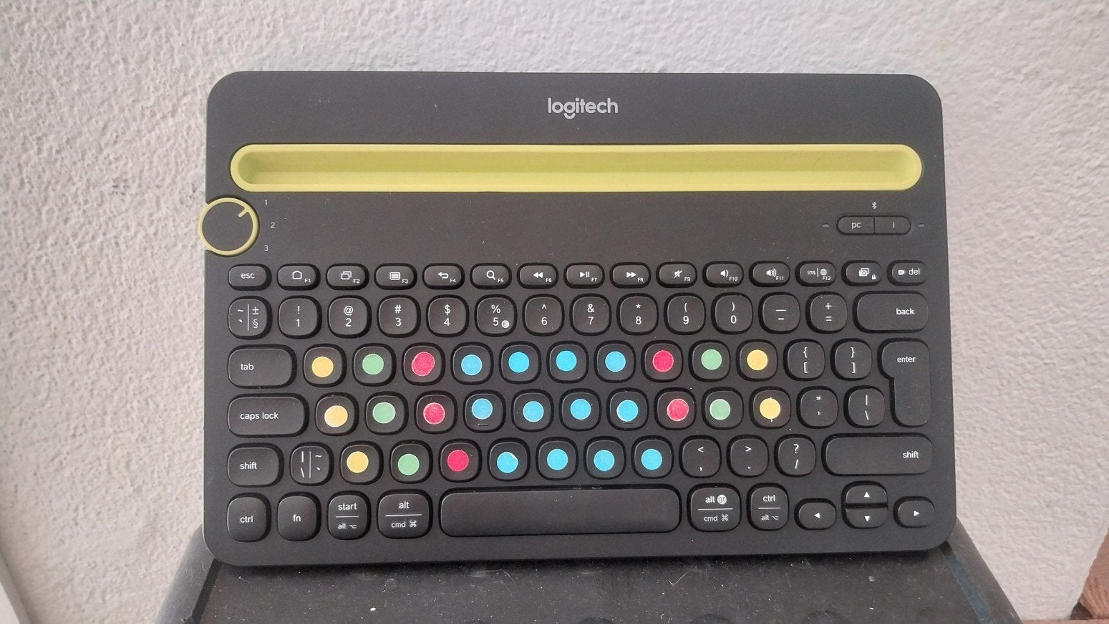 Logitech K480 Bluetooth Multi-Device Toetsenbord QWERTY, Computers en Software, Ophalen of Verzenden, Zo goed als nieuw, Draadloos
