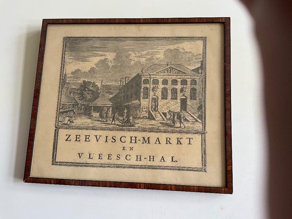 Prent vleeshal en zeevismarkt Delft, Antiek en Kunst, Kunst | Etsen en Gravures, Ophalen, 30 cm, 35 cm, 1600 - 1699