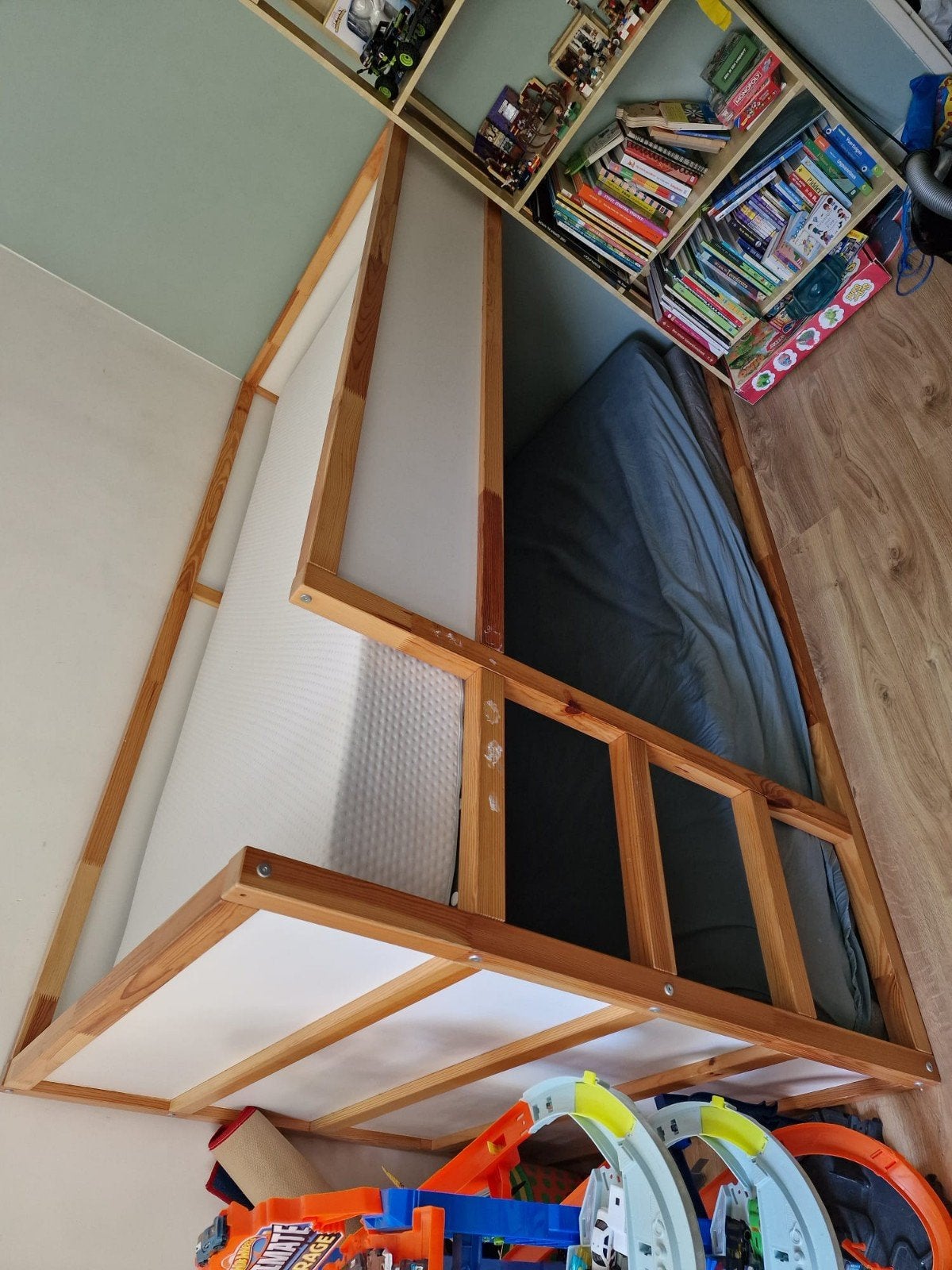 IKEA Kura omkeerbaar bed met tent en groot blad, Ophalen, 90 cm, Zo goed als nieuw, 200 cm