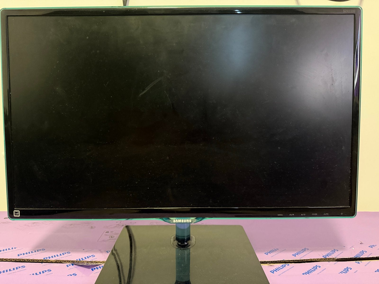 Samsung 24 inch monitor - Werkt nog goed, Computers en Software, Ophalen of Verzenden, Gebruikt, Full HD, HDMI