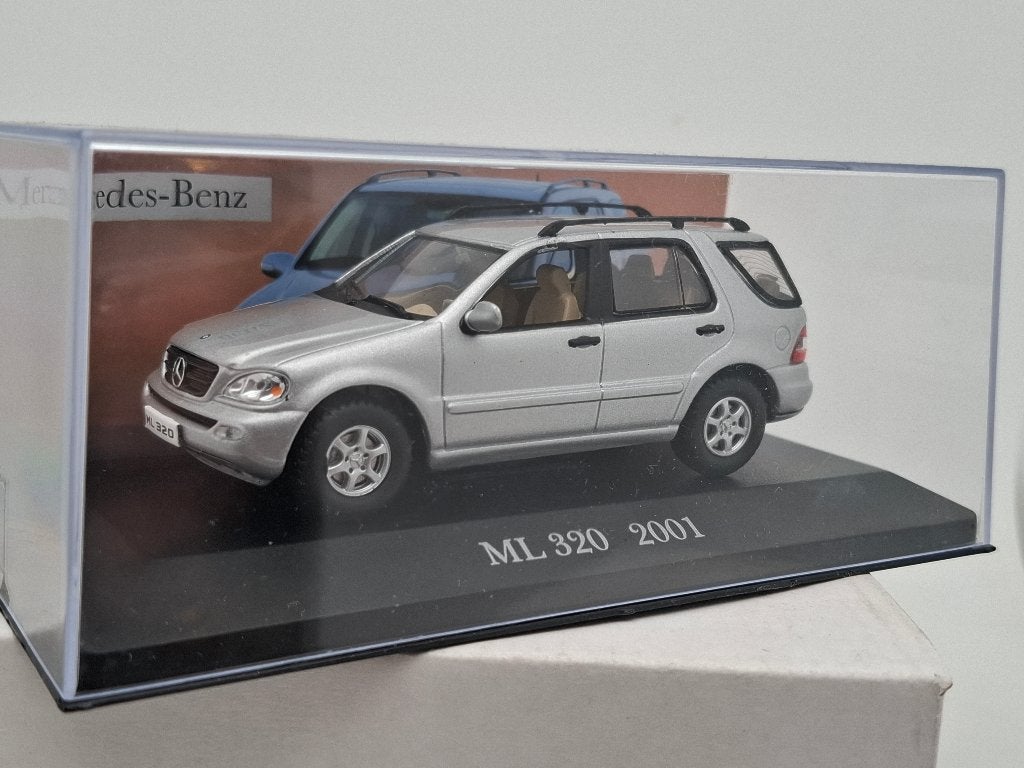 Mercedes Benz ML320 (2001) - 1/43, Hobby en Vrije tijd, Verzenden, Zo goed als nieuw, Auto, Overige merken