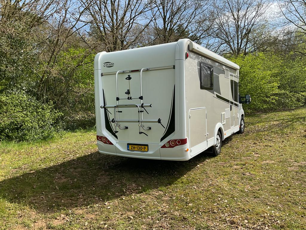 Carado T449 Emotion - Half-integraal Camper, Caravans en Kamperen, Caravans, Particulier, tot en met 5, 2000 kg en meer, Rondzit