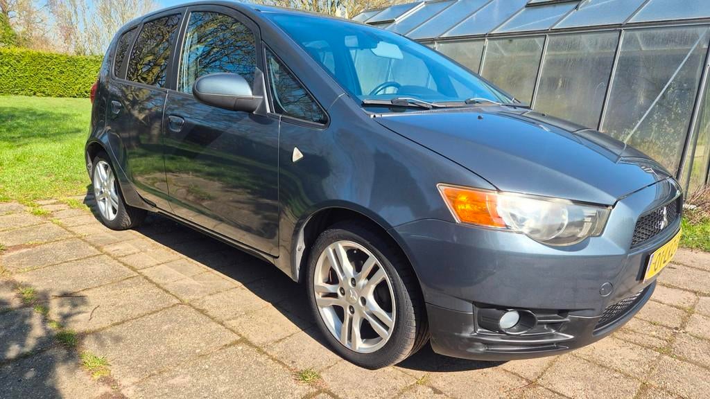 Mitsubishi Colt 1.3 Edition Two NWE APK AIRCO CRUISE TOPSTAA, Voorwielaandrijving, Gebruikt, 31 €/maand, Colt