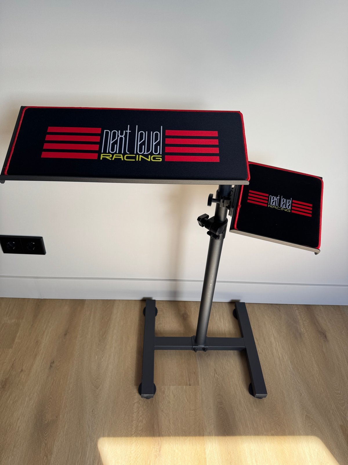 Next Level Racing Toetsenbord & Muis Stand + Logitech Set, Computers en Software, Joysticks, Ophalen of Verzenden, Gebruikt