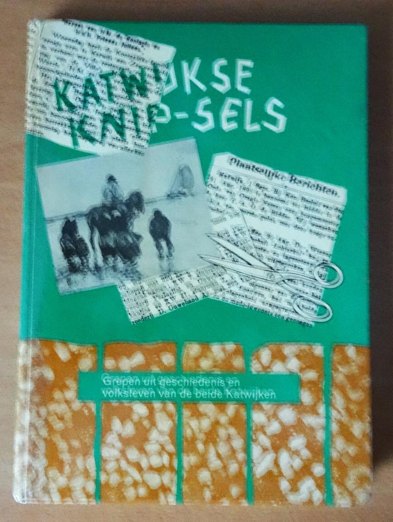 KATWIJKSE KNIPSELS - 1974, Ophalen of Verzenden, Gelezen
